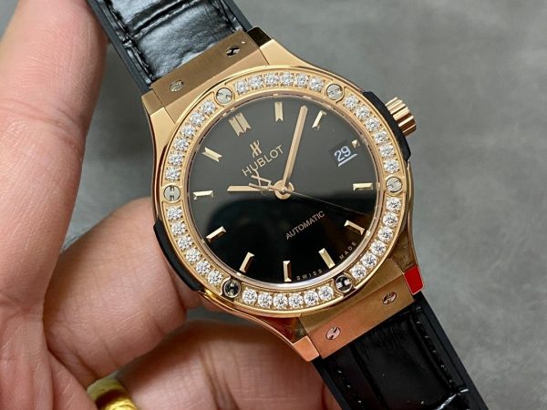 565.OX.1480.LR.1204 Hublot Classic Fusion Automatic 38mm - Image 4