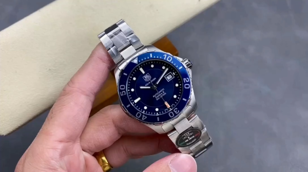 Tag Heuer Aquaracer Calibre 5 Blue Dial WAN2111.BA0822 Replica Watch - Image 2
