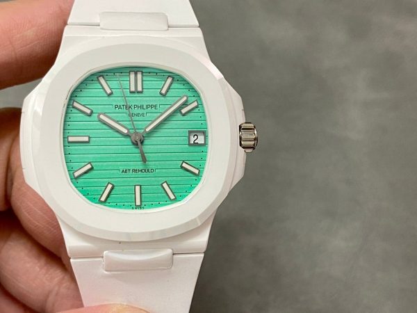 Patek Philippe Nautilus Green Dial 5711 40MM Watch - Image 3