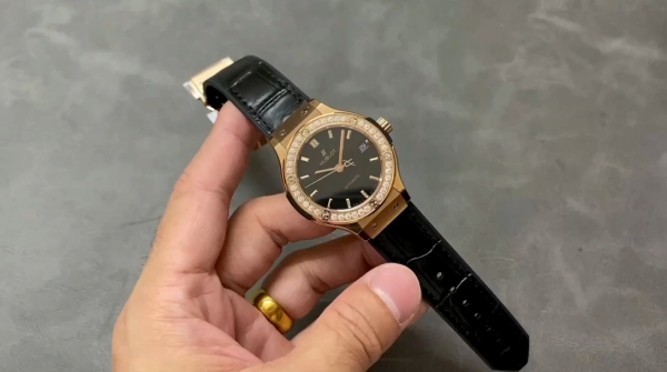 565.OX.1480.LR.1204 Hublot Classic Fusion Automatic 38mm - Image 2