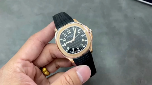 Replica Patek Philippe Aquanaut 5167R 001 40mm Mens Watch - Image 2