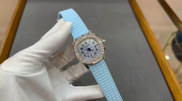 Replica Patek Philippe Aquanaut 5072G 001 Watch For Sale - Image 2