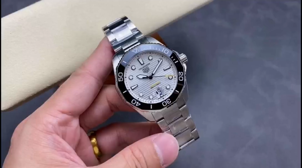 Tag Heuer Aquaracer Professional 300 Stainless Steel Automatic WBP201C.BA0632 43mm - Image 2