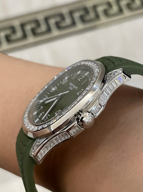 Patek Philippe Aquanaut 5167 300G 010 Black & Green & Brown 40mm(black) - Image 19