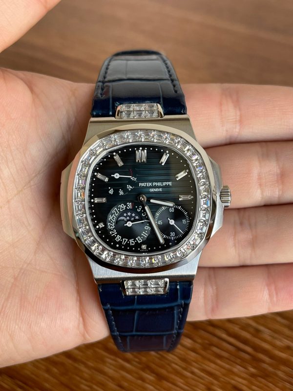 Patek Philippe Nautilus Moon Phases Black 5724G 001 40mm - Image 2