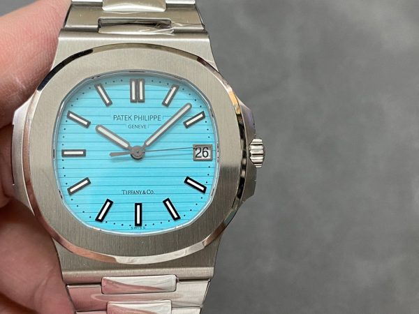 Replica Patek Philippe Nautilus 5711 1A 018 Green Dial 40mm Mens Watch - Image 3