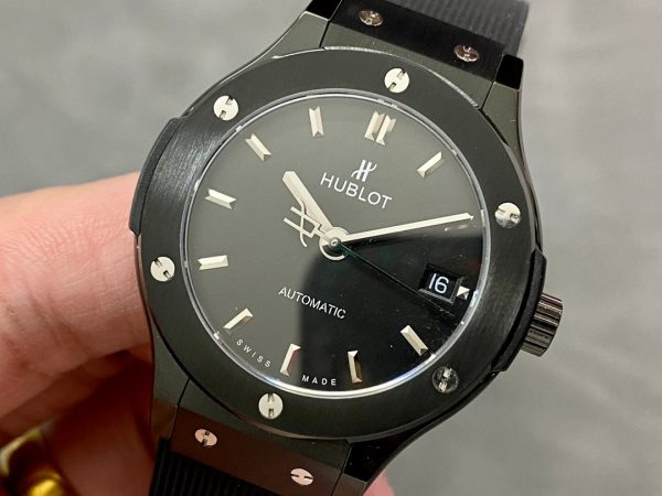 Hublot Classic Fusion 565.CM.1470.RX Lady 38 MM - Image 3
