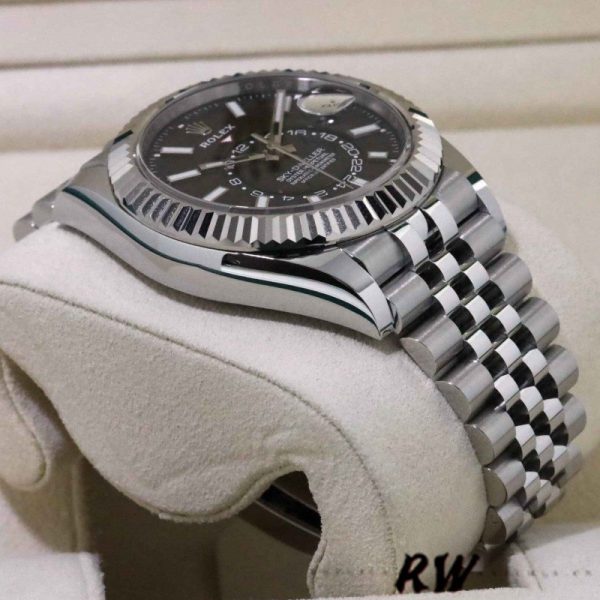 Rolex Sky-Dweller 326934 Fluted Bezel Black Dial 42MM Mens Replica Watch - Image 4