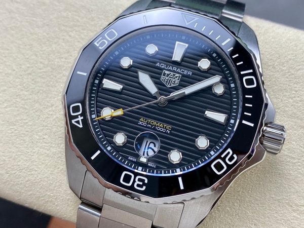 TAG Heuer Aquaracer Professional 300 WBP201A.BA0632 Automatic 43mm - Image 4