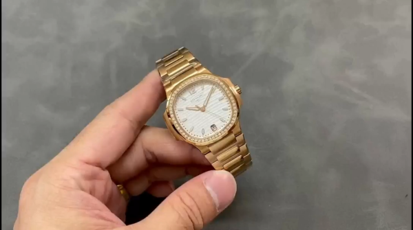 Replica Patek Philippe Nautilus 7118 1200R 001 40mm Mens Watch - Image 2
