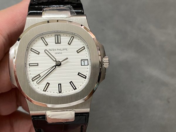 Patek Philippe Nautilus 5711 1A 40mm Mens Replica Watch - Image 3