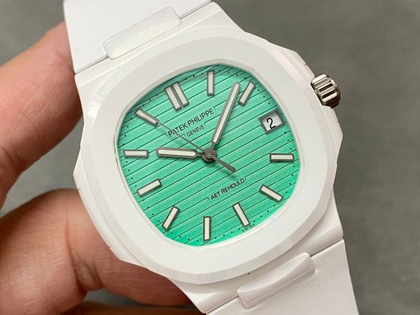 Patek Philippe Nautilus Green Dial 5711 40MM Watch - Image 4
