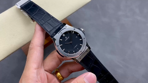 542.NX.1171.LR Hublot Classic Fusion Automatic Black(42mm) - Image 2