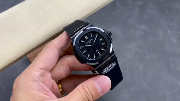 Patek Philippe Nautilus Black Dial 5711 40MM Watch - Image 2