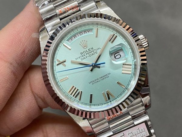 Rolex Day-Date 228236 Fluted Bezel Ice Blue Dial 40MM Mens Replica Watch - Image 4
