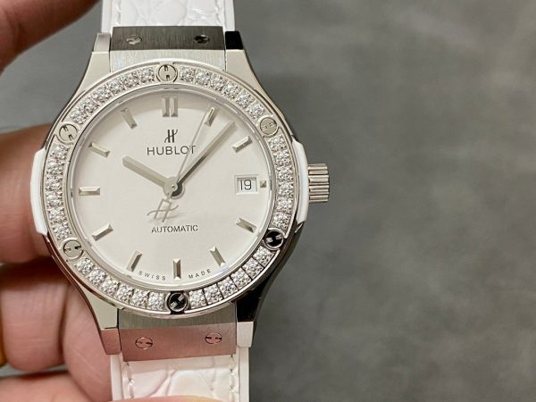 Hublot Classic Fusion Automatic 542.NE.2010.LR.1204 - Image 3