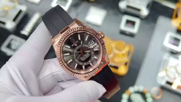Rolex Sky Dweller 326235 42mm - Image 2