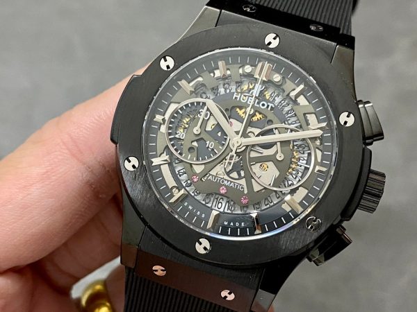Hublot Classic Fusion 525.CM.0170.RX 45MM Replica Watch(gold) - Image 6