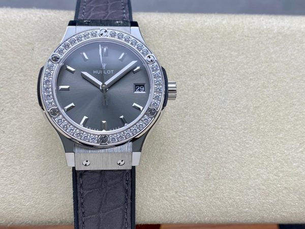 Hublot Classic Fusion 581.NX.7071.LR.1104 33mm Grey Lady Replica Watch - Image 3