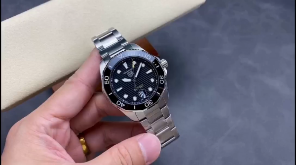 TAG Heuer Aquaracer Professional 300 WBP201A.BA0632 Automatic 43mm - Image 2