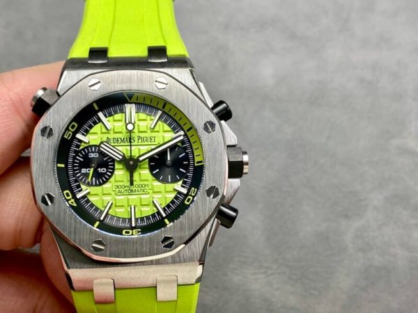 Audemars Piguet Royal Oak Offshore Diver Chronograph 26703ST Green Dial Rubber Best Replica JHF 42mm - Image 4