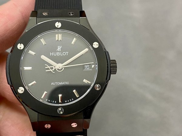 Hublot Classic Fusion 565.CM.1470.RX Lady 38 MM - Image 2