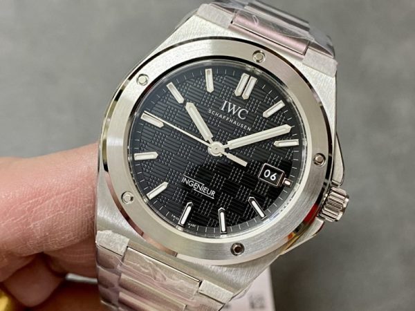 IWC Ingenieur Automatic IW328901 Black Dial 1:1 Best Replica V7 Factory 40mm - Image 3