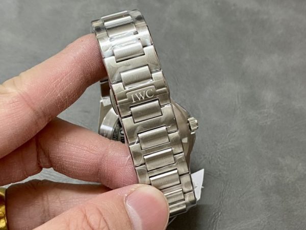 IWC Ingenieur Automatic IW328901 Black Dial 1:1 Best Replica V7 Factory 40mm - Image 9