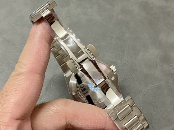 IWC Ingenieur Automatic IW328901 Black Dial 1:1 Best Replica V7 Factory 40mm - Image 8