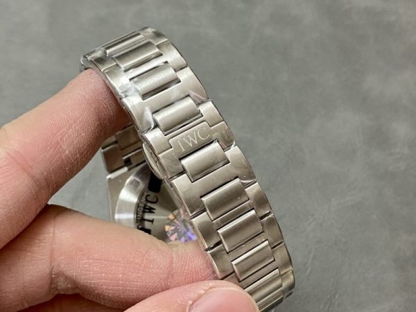 IWC Ingenieur Automatic IW328902 White Dial Best Replica V7 Factory 40mm - Image 9