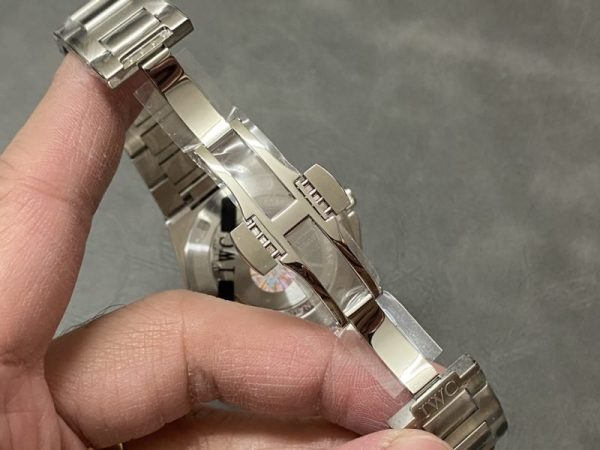 IWC Ingenieur Automatic IW328902 White Dial Best Replica V7 Factory 40mm - Image 8