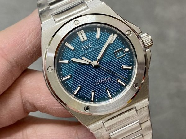 IWC Ingenieur Automatic IW328903 Green Dial 1:1 Best Replica V7 Factory 40mm - Image 2