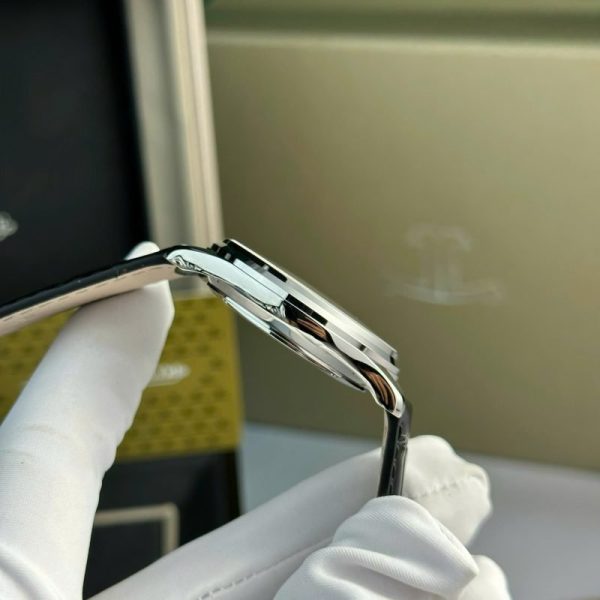 Jaeger-LeCoultre Master Ultra Thin Reserve De Marche Q1378420 Silver Dial Leather Strap Best Replica 39mm - Image 9