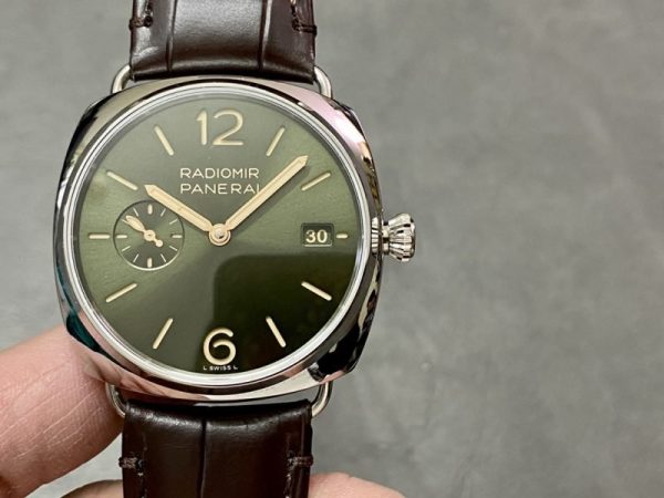 Panerai Radiomir Quaranta PAM1386 Green Dial Leather Strap 1:1 Best Replica VSF 40mm - Image 4