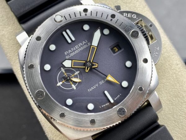 Panerai Submersible GMT Navy Seals PAM 1323 Grey Dial Rubber Strap Best Replica VSF 44mm - Image 2
