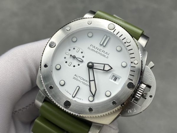 Panerai Submersible Quarantaquattro Bianco PAM1226 White Dial Green Rubber Strap 1:1 Best Replica VSF 44mm - Image 3