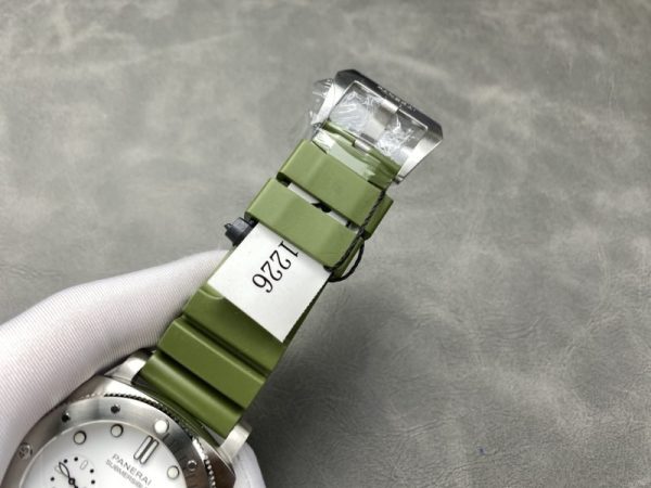Panerai Submersible Quarantaquattro Bianco PAM1226 White Dial Green Rubber Strap 1:1 Best Replica VSF 44mm - Image 8