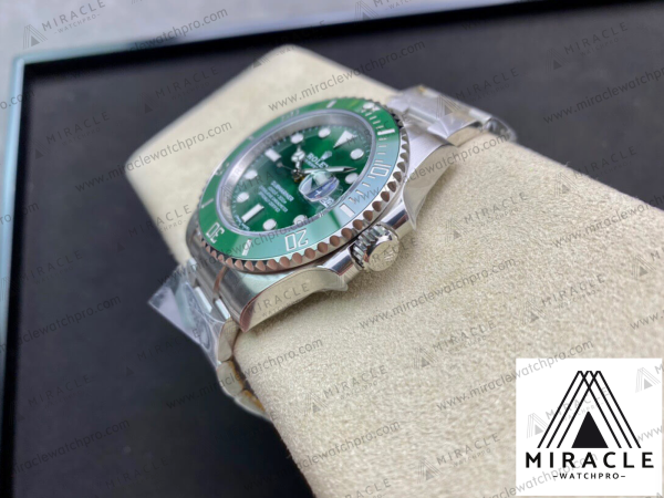 ROLEX-SUBMARINER-ref.116610LV-0002-Elite Clone-40mm-Replica Watch - Image 13