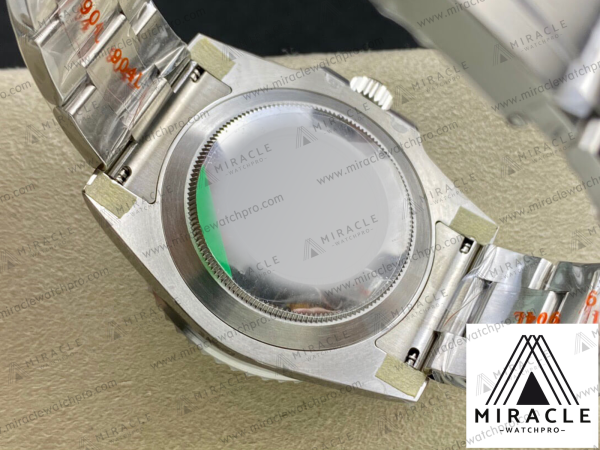 ROLEX-SUBMARINER-ref.116610LV-0002-Elite Clone-40mm-Replica Watch - Image 14