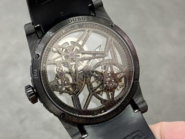 Roger Dubuis Excalibur Monotourbillon DBEX0577 Black Carbon Fiber 1:1 Best Replica BBR 42mm - Image 7