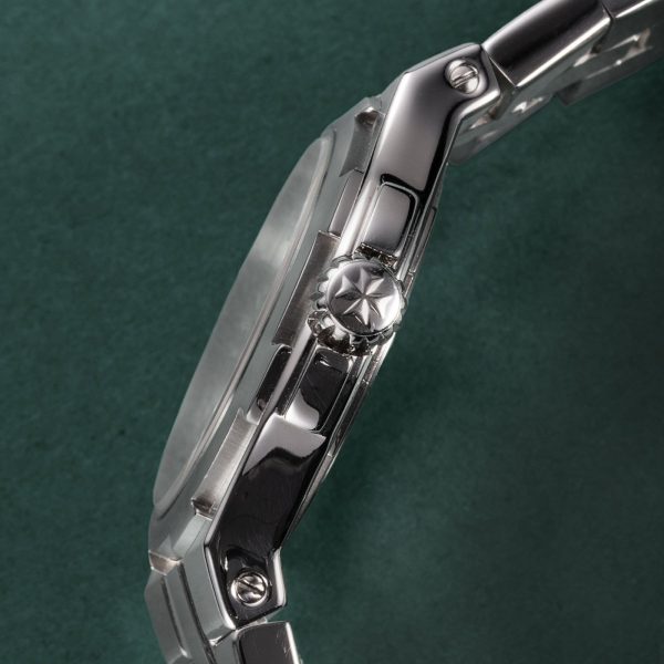 Overseas
42050/423A - Image 9