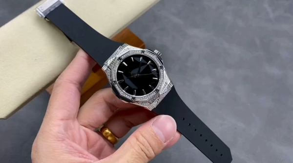 Hublot Classic Fusion 550.NS.1800.RX.1604.ORL19 40mm - Image 2