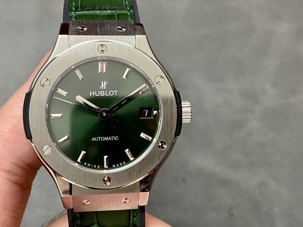 511.NX.8970.LR Hublot Classic Fusion Automatic Green(38mm) - Image 3