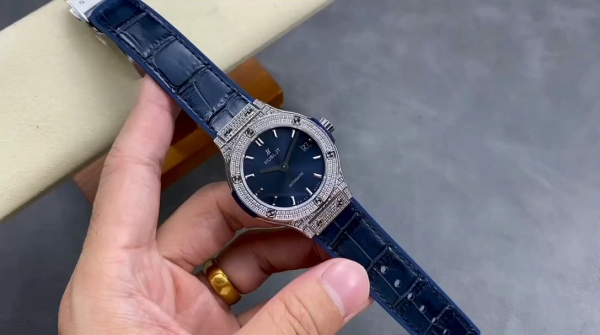 511.NX.7170.LR Hublot Classic Fusion Diamond Automatic(42mm) - Image 2