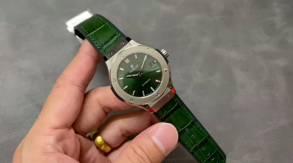 511.NX.8970.LR Hublot Classic Fusion Automatic Green(38mm) - Image 2