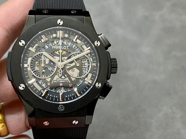 Hublot Classic Fusion 525.CM.0170.RX 45MM Replica Watch(gold) - Image 4
