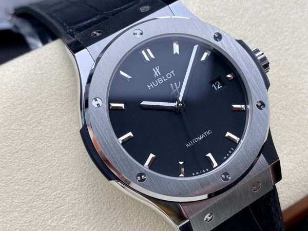 542.NX.1171.LR Hublot Classic Fusion Automatic Black(42mm) - Image 4