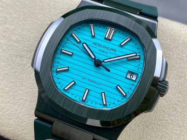 Patek Philippe Nautilus Blue Dial 5711 40MM Watch - Image 4