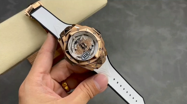 Hublot Big Bang Titanium 418.OX.2001.RX.MXM20 - Image 2