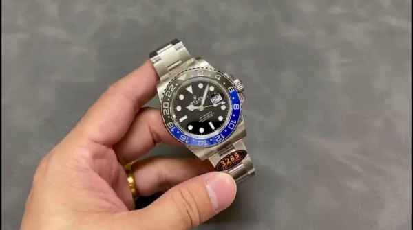 Rolex GMT-Master II Batman 116710BLNR Black Dial 40mm Mens Replica Watch - Image 2
